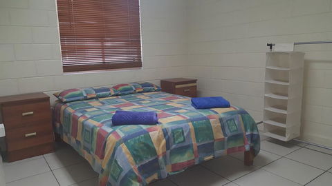 Accommodation @ Isa - Tourism Gold Coast 1
