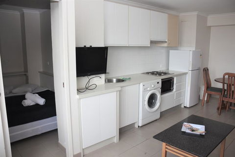 Accommodation Sydney City Centre - Hyde Park Plaza 3 Bedroom 1 Bathroom Apartment - Tourism Gold Coast 3