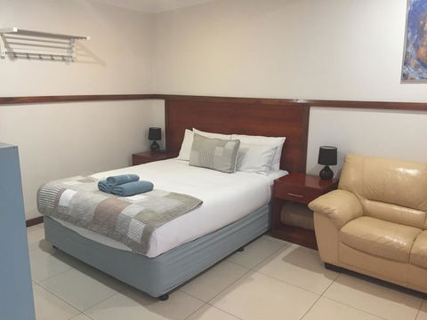 Across Country Motel And Serviced Apartments - Tourism Gold Coast 1