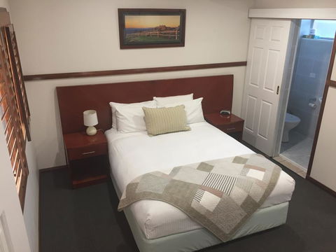 Across Country Motel And Serviced Apartments - Tourism Gold Coast 0