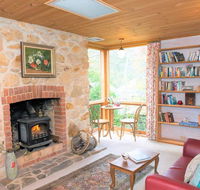 Adelaide Hills 'Camellia Cottage' - WiFi - Gold Coast
