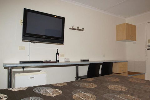 Edinburgh Motor Inn - Tourism Gold Coast 1