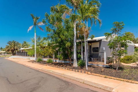 Econo Lodge Karratha - Tourism Gold Coast 2