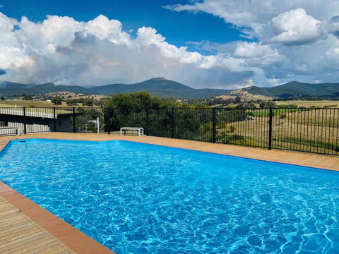 ELM Accommodation - Merrijig - Tourism Gold Coast 0