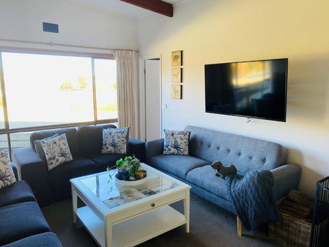 ELM Accommodation - Merrijig - Tourism Gold Coast 4