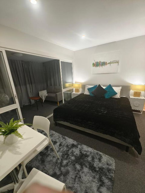 Entire Studio Apartment - Self Check-in - Tourism Gold Coast 0