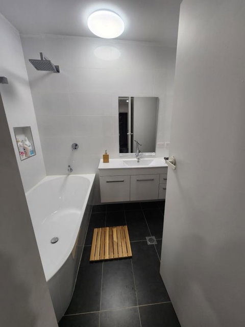 Entire Studio Apartment - Self Check-in - Tourism Gold Coast 2