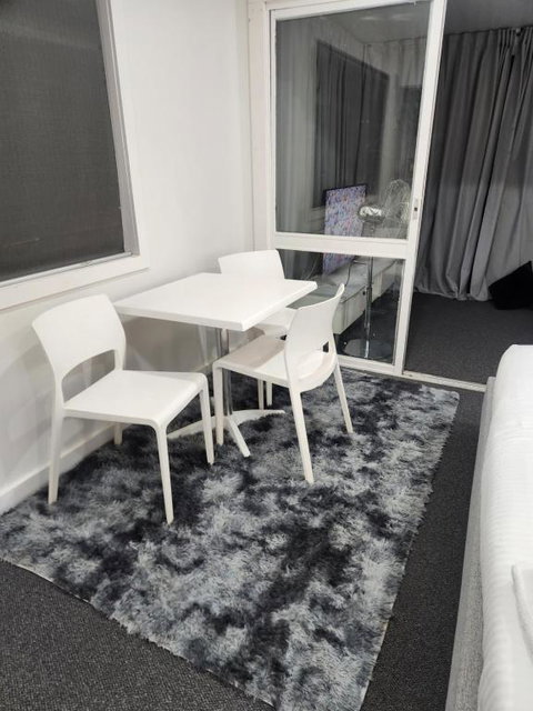 Entire Studio Apartment - Self Check-in - Tourism Gold Coast 4