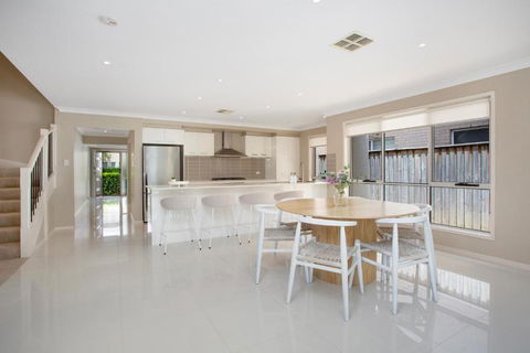 Entire Home In Park Central - Family-Friendly Getaway - Walk To Parks, Shops And Transport In Macarthur - Gold Coast 3