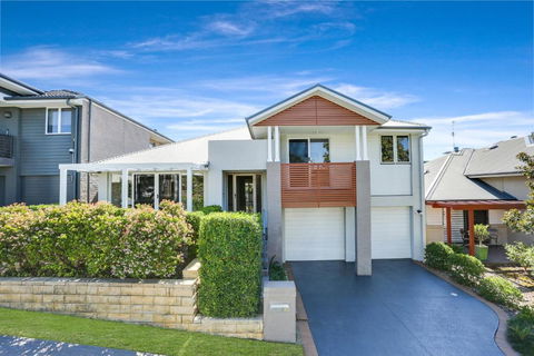 Entire Home In Park Central - Family-Friendly Getaway - Walk To Parks, Shops And Transport In Macarthur - Gold Coast 0