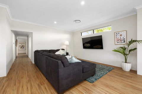 Family Friendly Close 2 Airport, Optus, Crown & City - Tourism Gold Coast 2