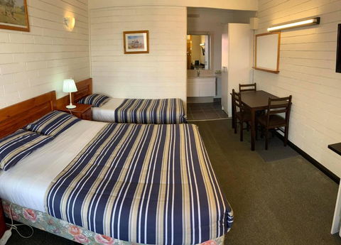 Finley Motel - Tourism Gold Coast 4