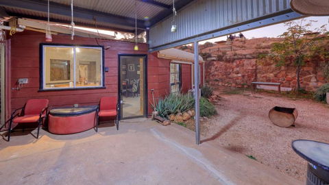 Fossickers Den Dugout Accommodation - Tourism Gold Coast 1