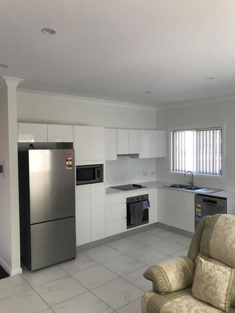 Fragrant Home-68A Brand New 2 Rooms House With Beautiful Private Garden And Entrance,5G Wifi - Tourism Gold Coast 1