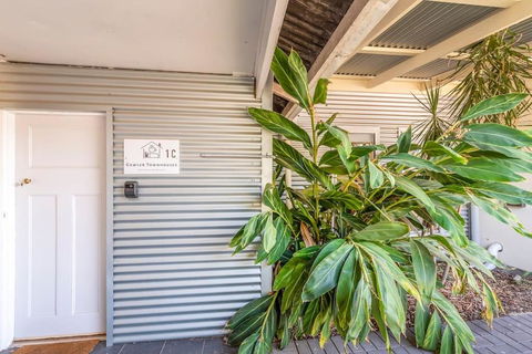 Gawler Townhouses 1C , 1 Queen Bed - Tourism Gold Coast 3