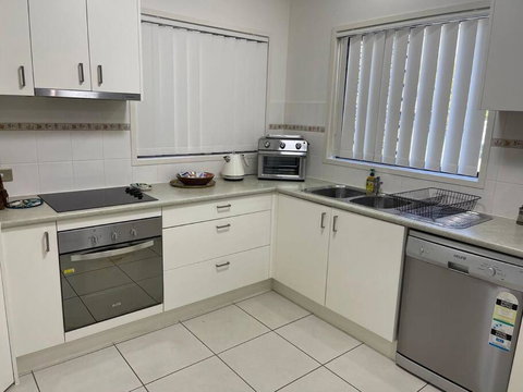 Georgina Townhouse - Tourism Gold Coast 2