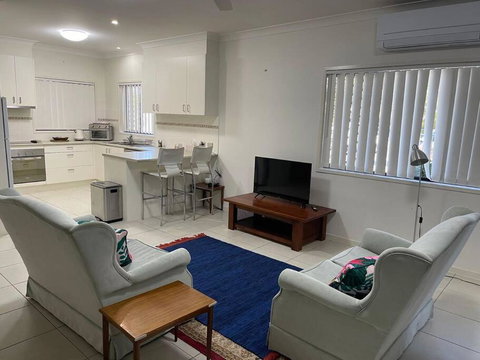 Georgina Townhouse - Tourism Gold Coast 1