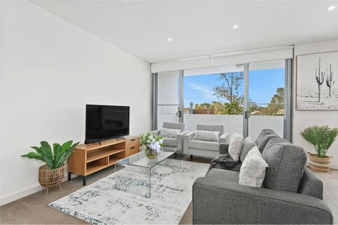 GLAD3 Gladesville Getaway Bright & Contemporary - Tourism Gold Coast 0