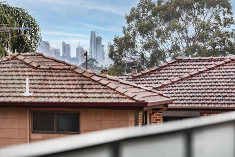 GLAD3 Gladesville Getaway Bright & Contemporary - Tourism Gold Coast 1