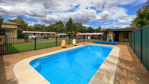 Golden Peak Motel PeakHill - Gold Coast 1