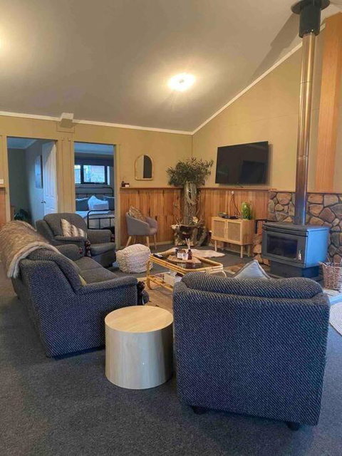 Great Lakes Wilderness Three Bedroom Home - Tourism Gold Coast 0