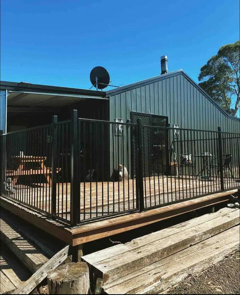 Great Lakes Wilderness Three Bedroom Home - Tourism Gold Coast 3