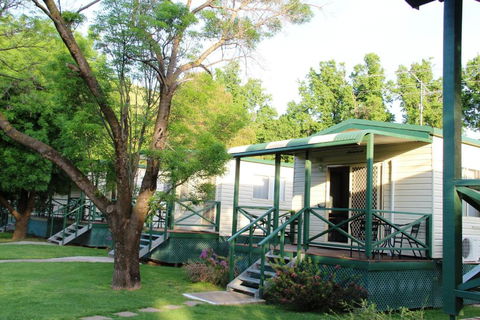 Gundagai Cabins & Tourist Park - Tourism Gold Coast 0