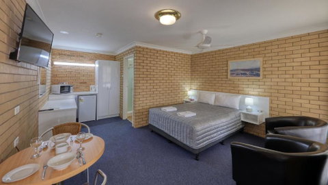 Gunsynd Motor Inn - Tourism Gold Coast 4