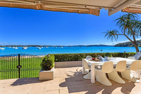 H3 Port Stephens - Tourism Gold Coast 1
