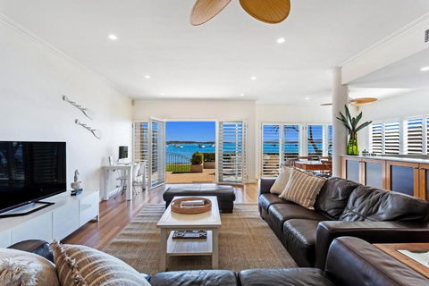 H3 Port Stephens - Tourism Gold Coast 2