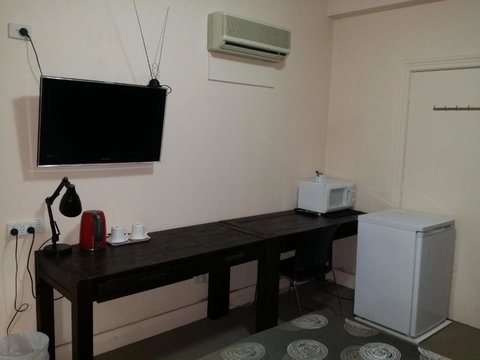 Hampton Court Apartments - Tourism Gold Coast 2