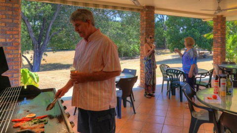 Heritage Lodge Motel - Tourism Gold Coast 2