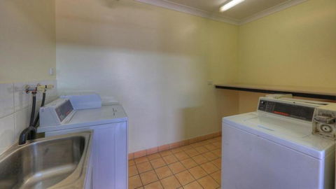 Heritage Lodge Motel - Tourism Gold Coast 1