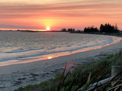 Hello House - Tourism Gold Coast 0