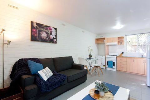 Hensman 5 - 1BRM Unit With Courtyard & Parking - Tourism Gold Coast 0