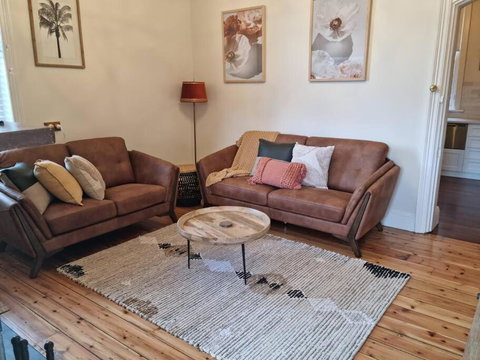 Historic Mintaro Post Office - Tourism Gold Coast 0