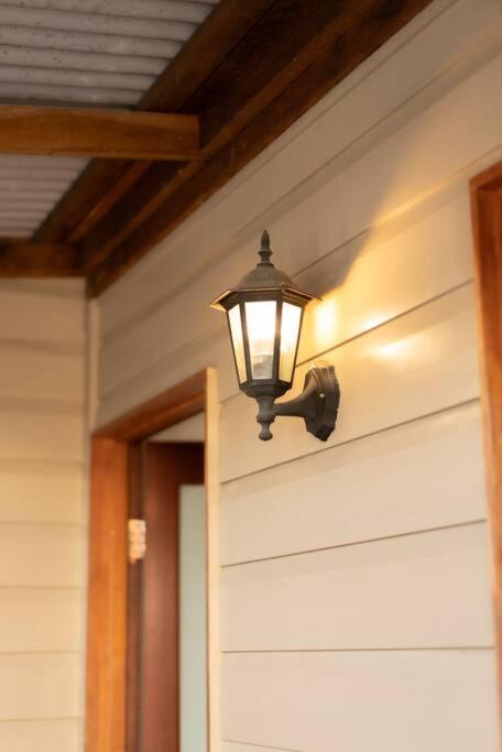 House Of Fairy Wren -Charming Queenslander Cottage Mins Drive To Brisbane CBD And Gabba Stadium! - Tourism Gold Coast 2