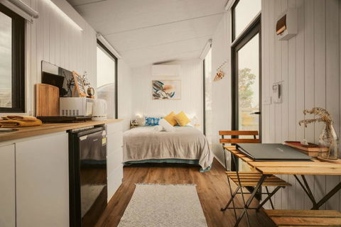Hunters Inn By Tiny Away - Tourism Gold Coast 0