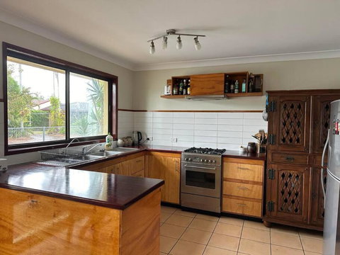 House And Van On The River - Tourism Gold Coast 2