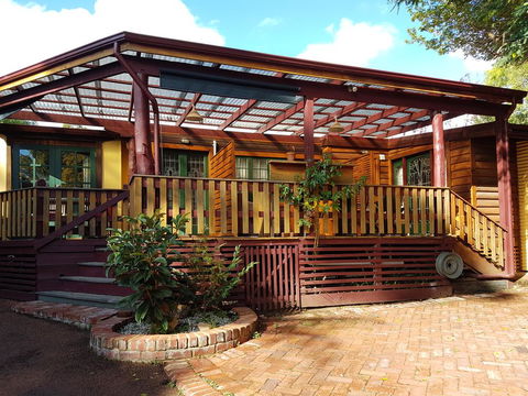 Admiral Stirling Inn - Tourism Gold Coast 1