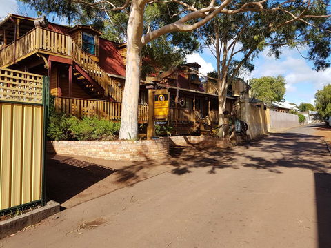 Admiral Stirling Inn - Tourism Gold Coast 3