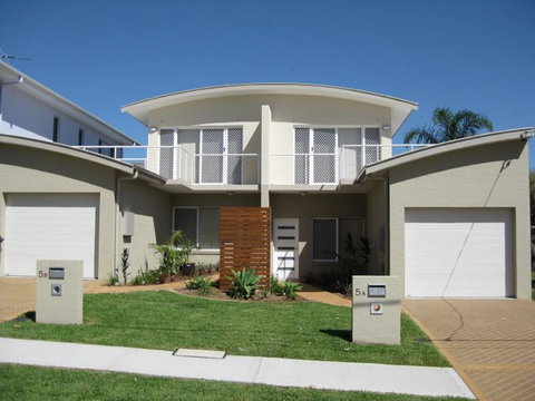 Adrift, 5B Scott Street - Tourism Gold Coast 1