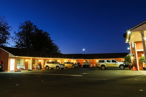 Akuna Motor Inn And Apartments - Tourism Gold Coast 1