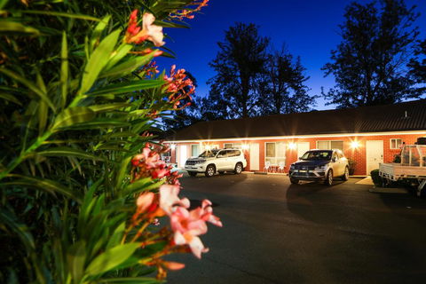 Akuna Motor Inn And Apartments - Tourism Gold Coast 0