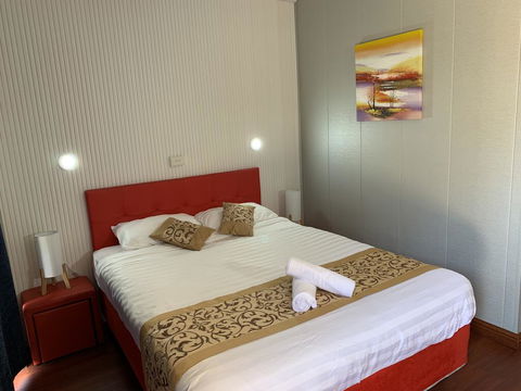 Albion Hotel - Motel Finley - Tourism Gold Coast 2