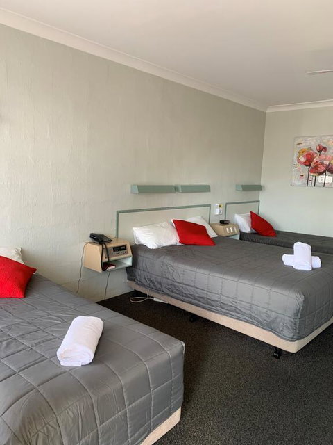 Alluna Motel - Tourism Gold Coast 1