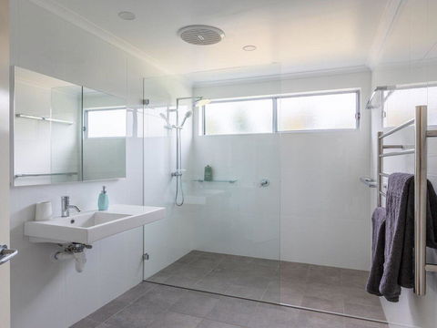 Aloha - Direct Beach Access From Property - Tourism Gold Coast 3