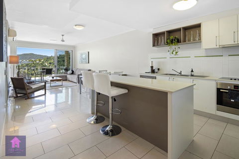 Amazing Ocean Views, Pool, Award Winning Location, Airlie Beach - Tourism Gold Coast 2