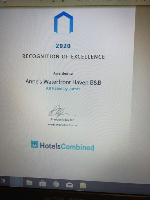 Anne's Waterfront Haven B&B - Tourism Gold Coast 1