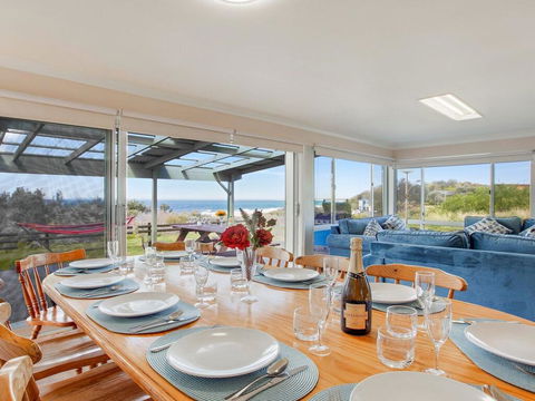 Antonio's Paradise - Spectacular Views Over Warrain Beach - Tourism Gold Coast 3